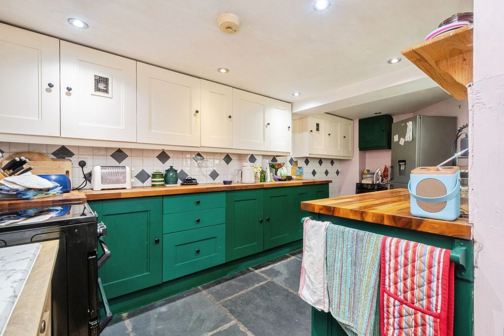 Property photo 3 of 20 Pbox-Img.Jpg