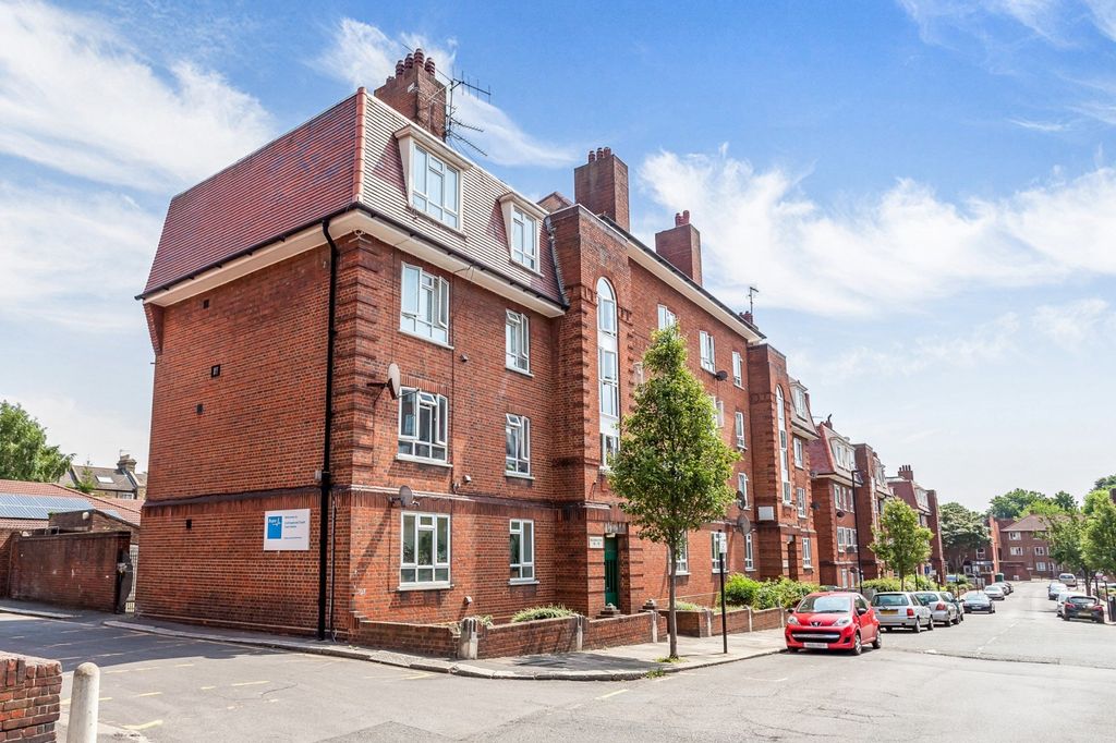 Property photo 1 of 2