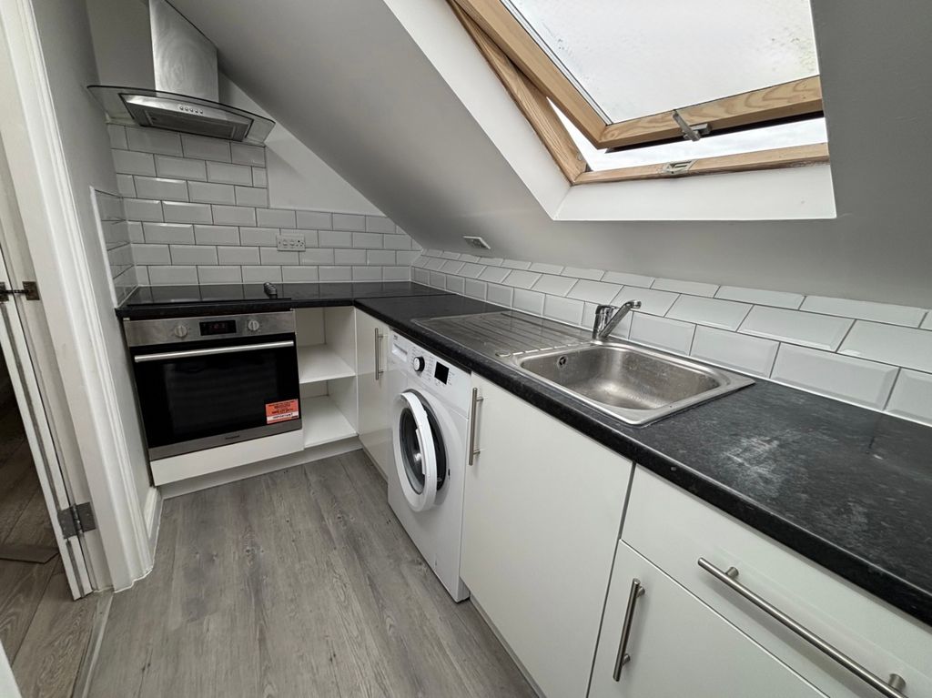 Property photo 3 of 10 Img_1473