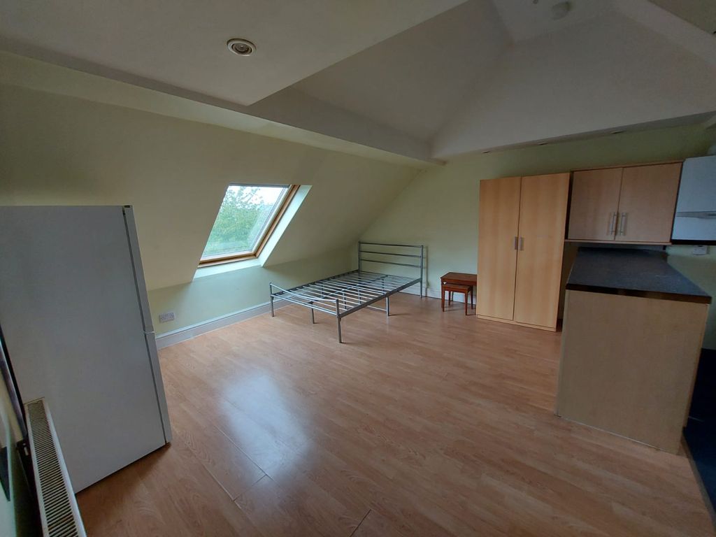 Property photo 2 of 8 Gallery