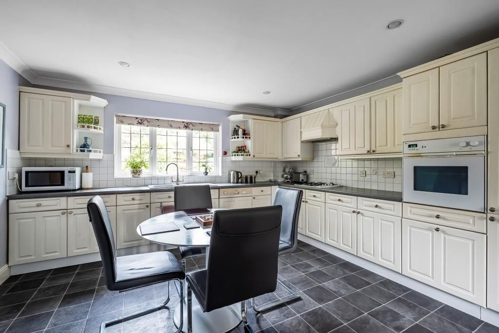 Property photo 3 of 21 35-Sondes-Place-Drive-28.Jpg