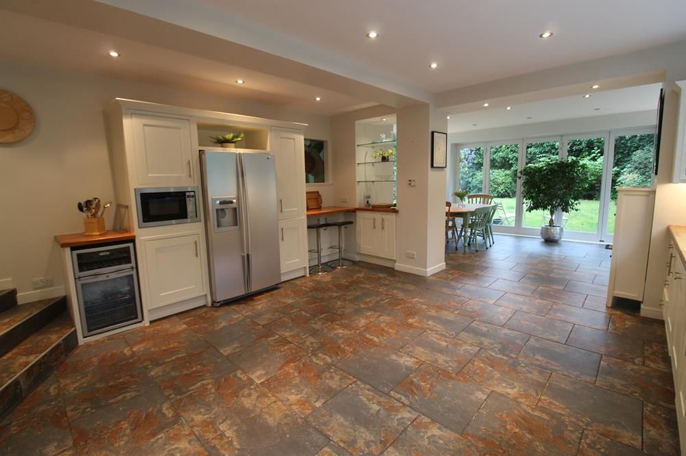 Property photo 2 of 20 Dining Kitchen 4
