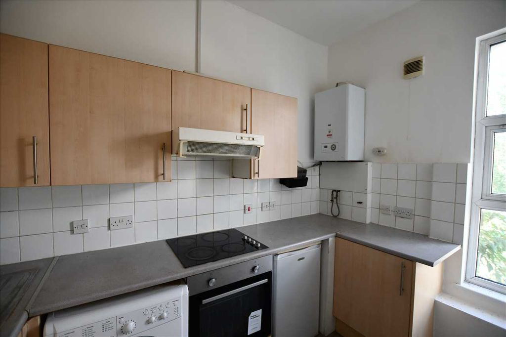 Property photo 2 of 4 Kitchen
