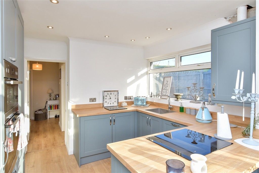 Property photo 3 of 13 Kitchen