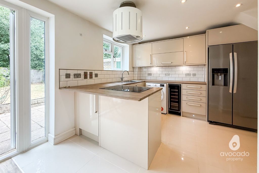Property photo 3 of 22 5371662