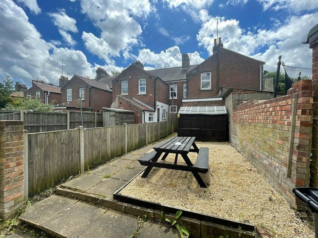 Property photo 2 of 8