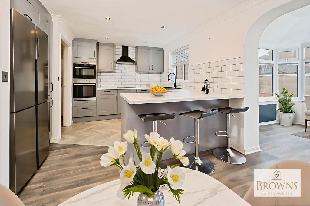 Property photo 1 of 43 4537212