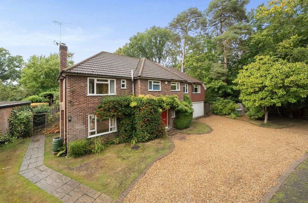 Property photo 1 of 34 1347782-1-68B7157...