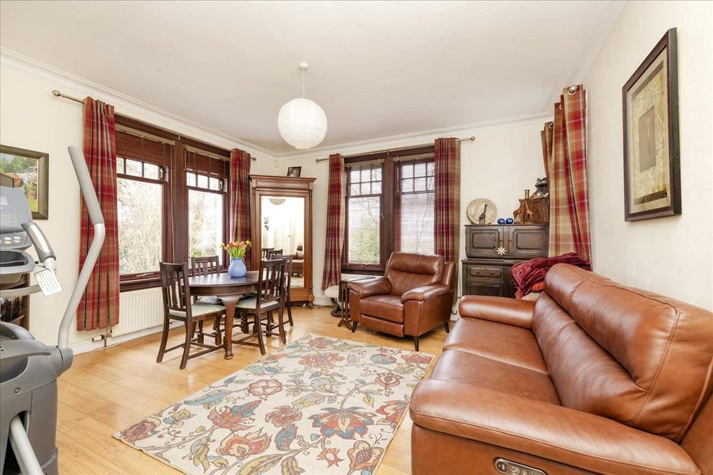 Property photo 2 of 27