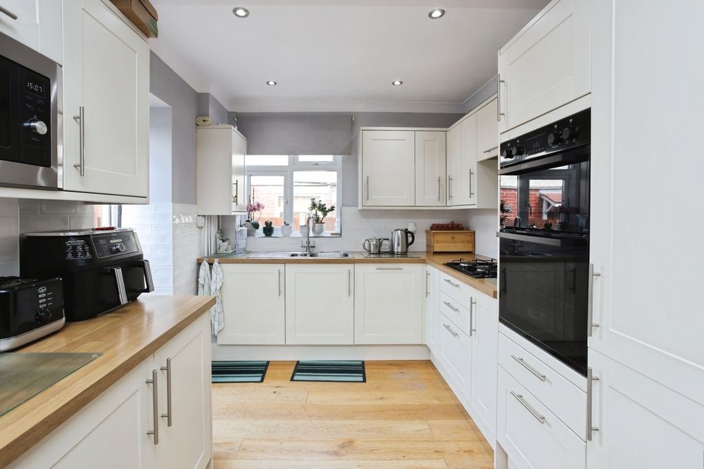 Property photo 3 of 20 Pbox-Img.Jpg