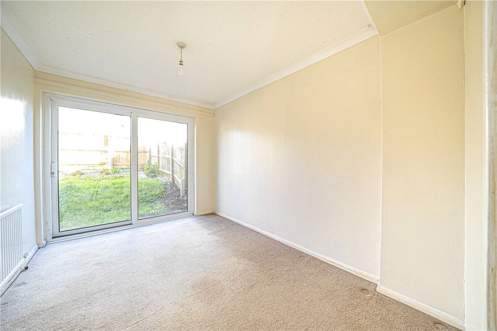 Property photo 3 of 9 Dining Room