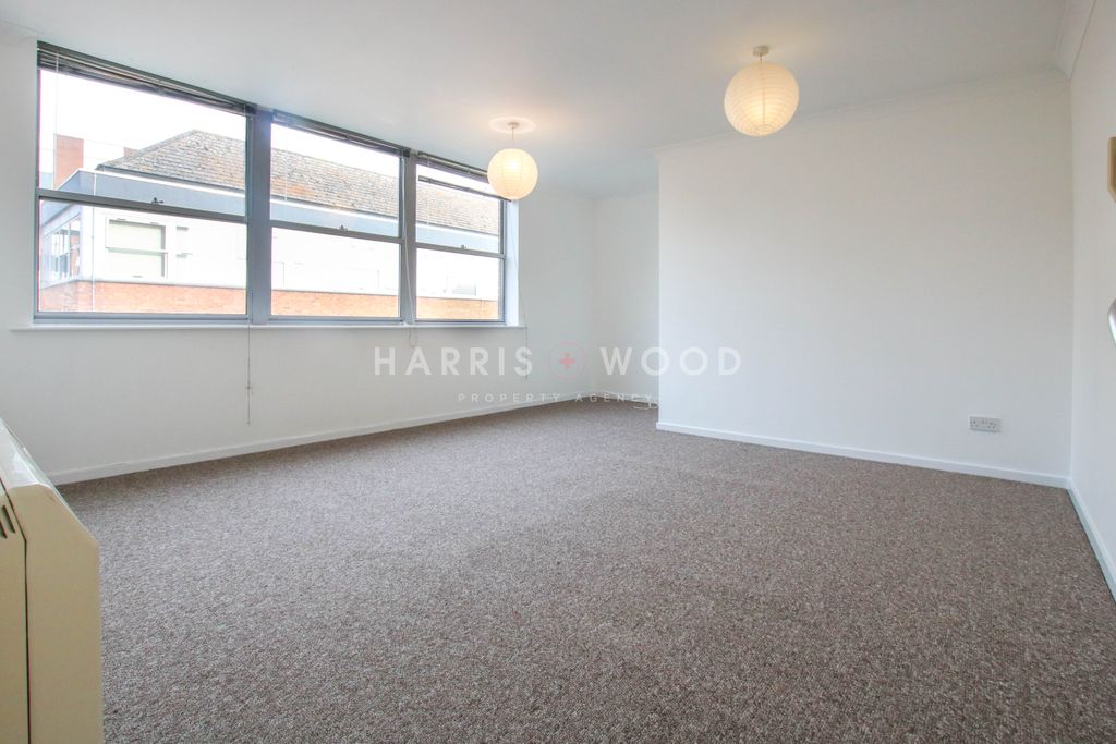 Property photo 2 of 8 Photo 3