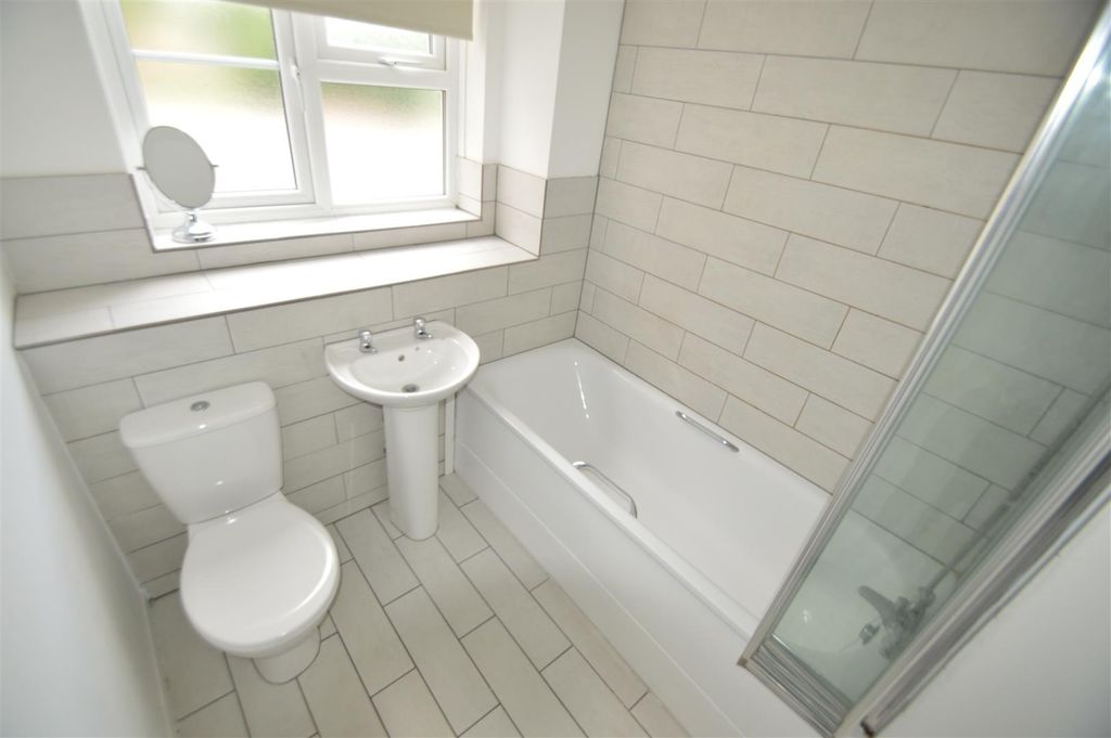 Property photo 3 of 5 Bathroom