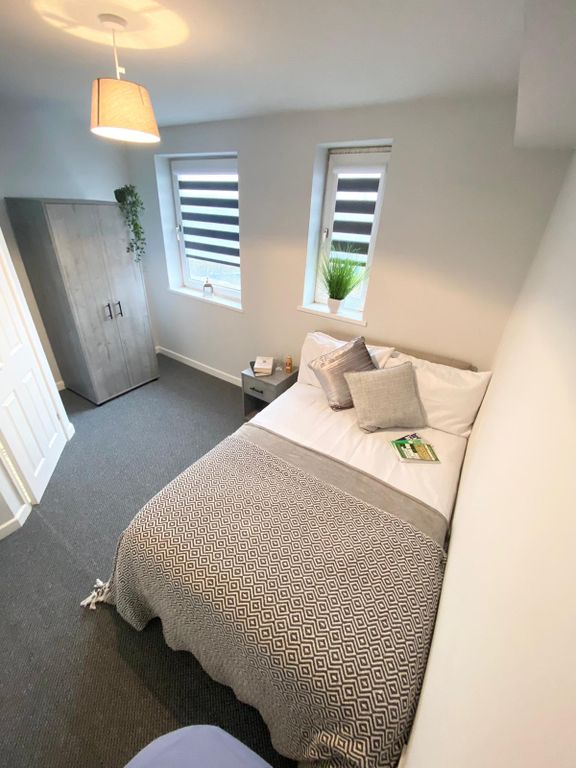 Property photo 1 of 24 5 Bed HMO - Caxton Street, Barnsley
