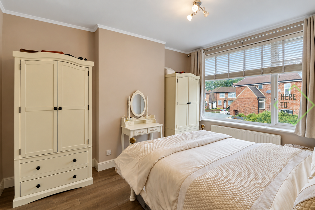 Property photo 3 of 20 Inverness Avenue, Enfield, En1 3Nx-Principle Bedroom1
