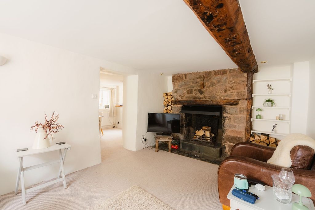 Property photo 3 of 26