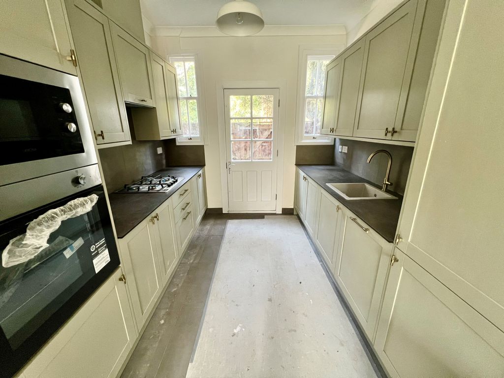 Property photo 3 of 10 Gallery