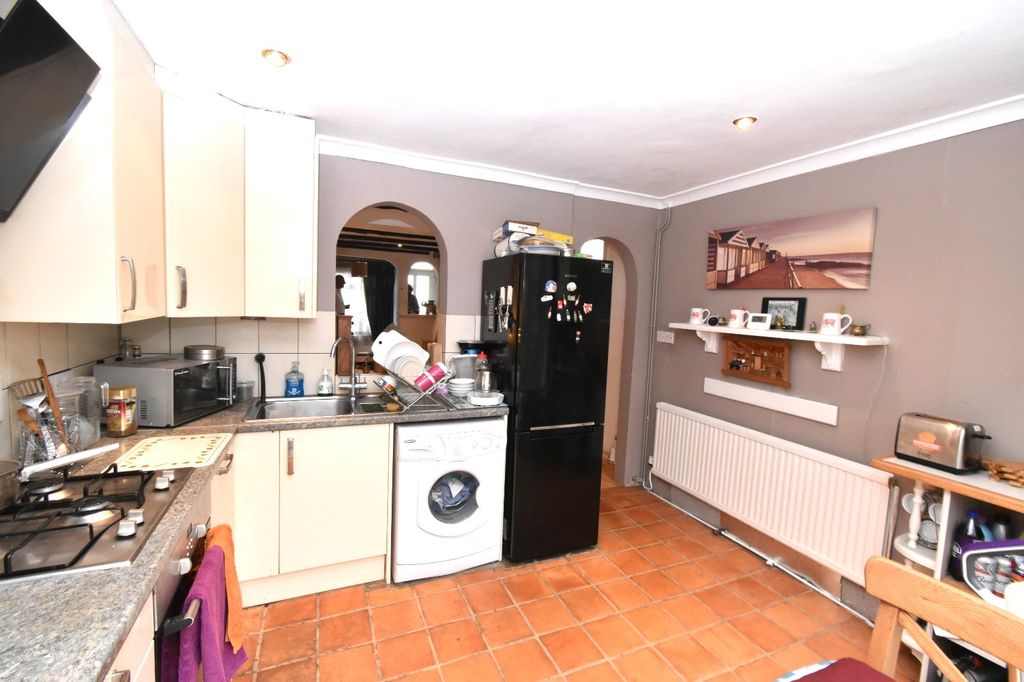 Property photo 3 of 11