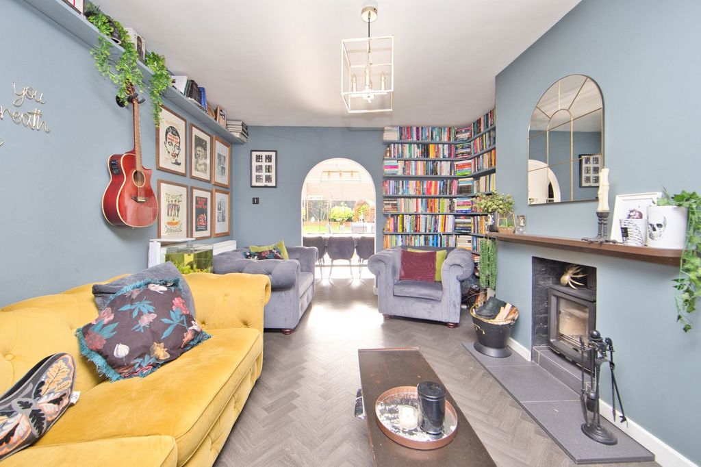 Property photo 2 of 17 Picture 2