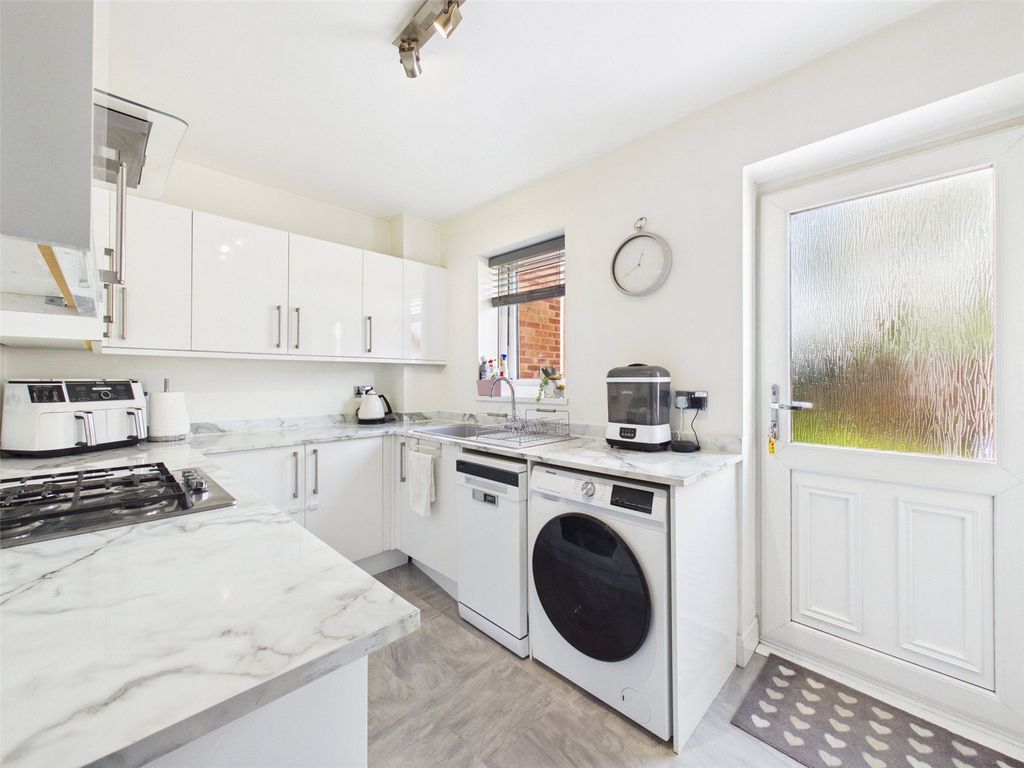 Property photo 2 of 13 Picture No. 16