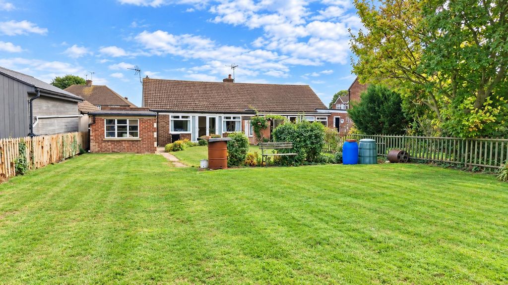 Property photo 3 of 13 Garden