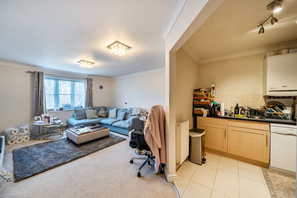 Property photo 3 of 12 1431407-21-69c546...