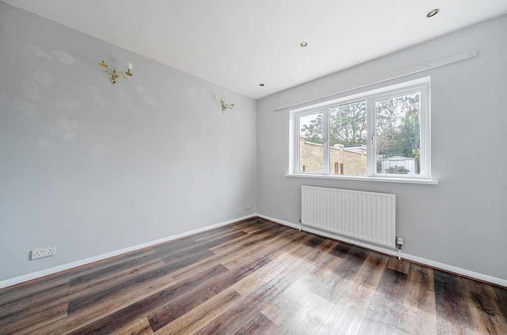 Property photo 3 of 20 1513783-10-6A8Edf...