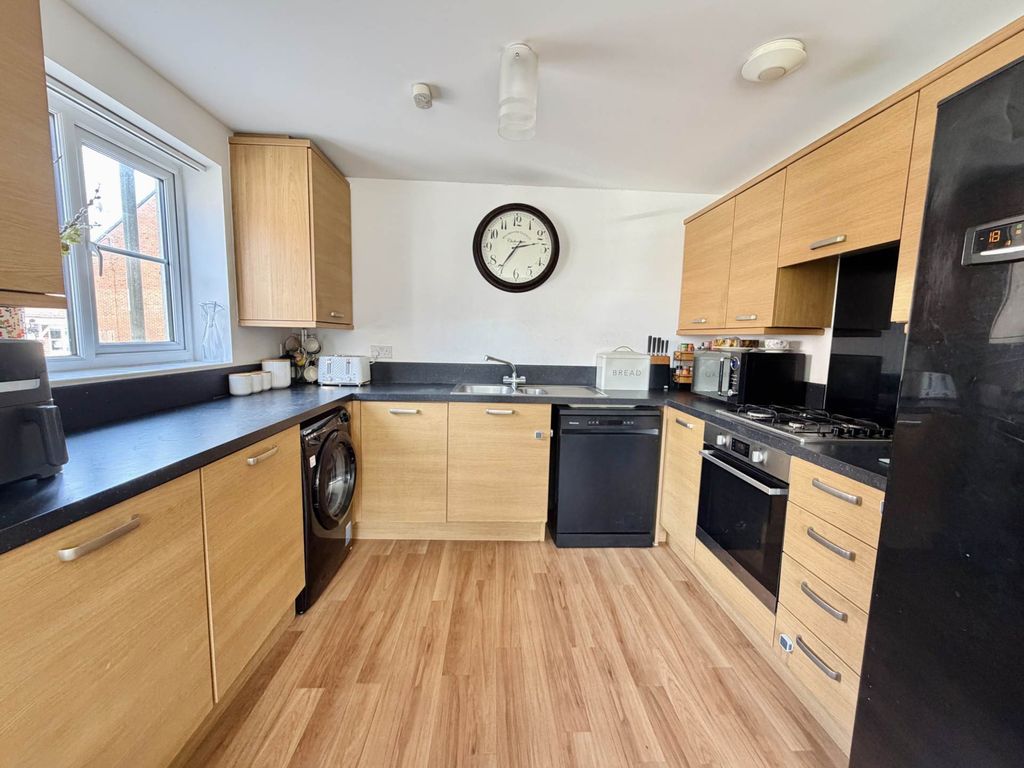 Property photo 2 of 14