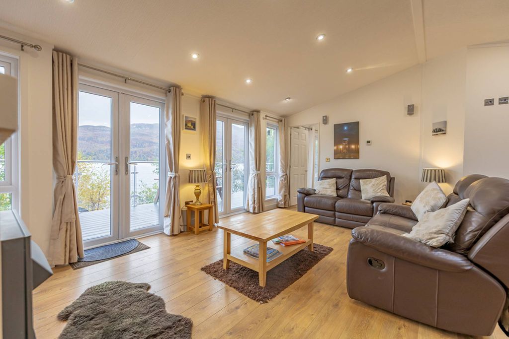 Property photo 3 of 28