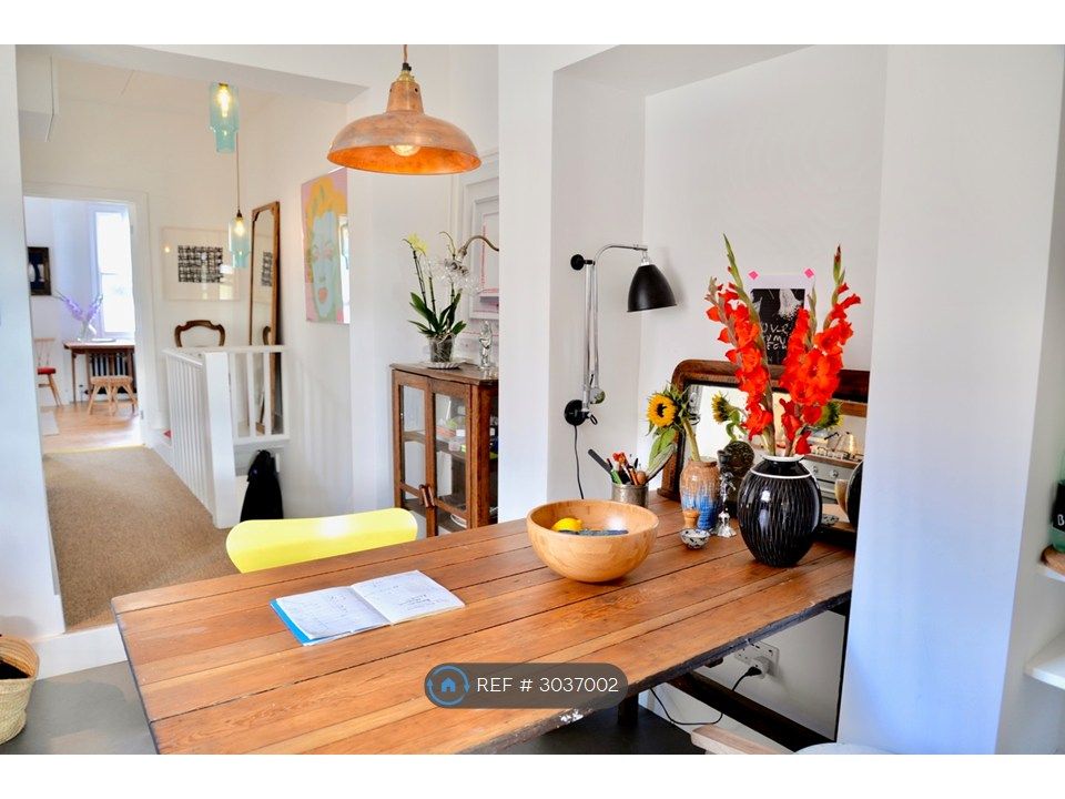 Property photo 1 of 19 Kitchen