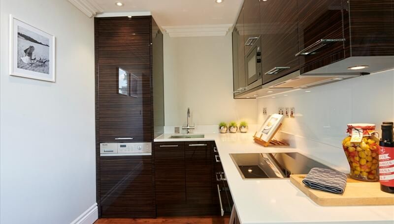 Property photo 3 of 8 Kitchen