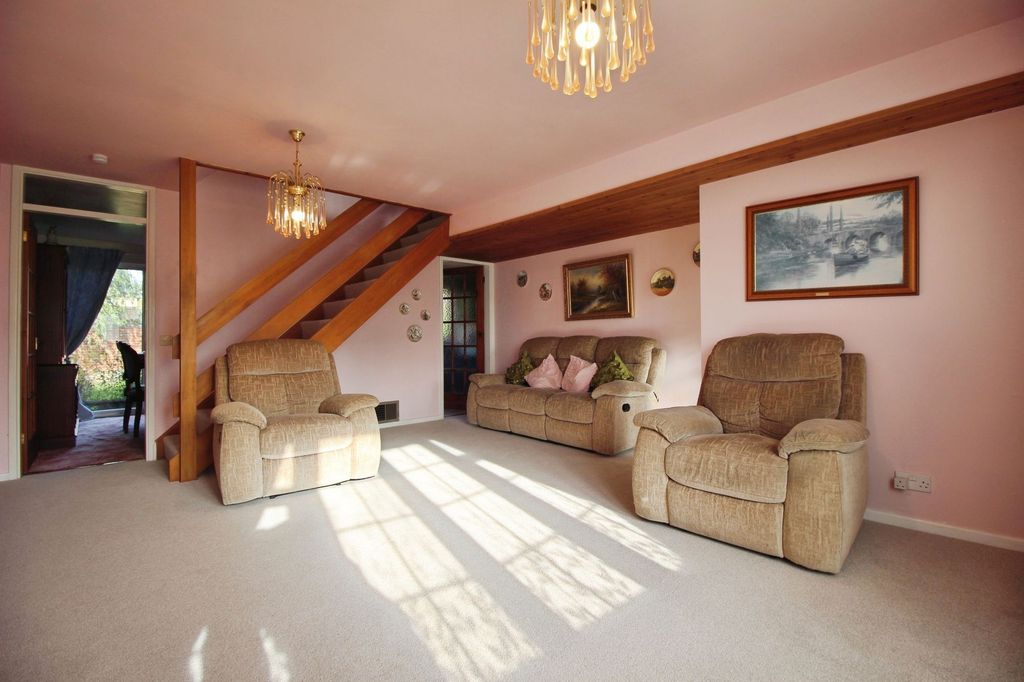 Property photo 3 of 19