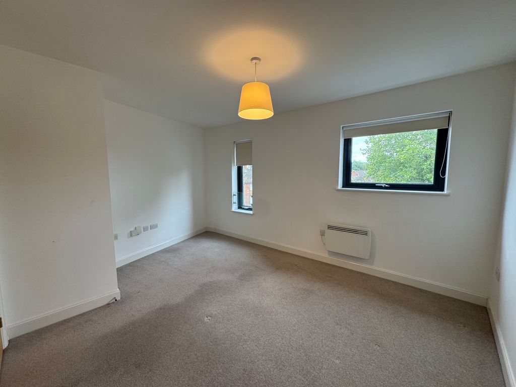 Property photo 3 of 10 Bedroom 1