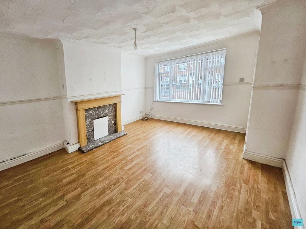 Property photo 2 of 14 Lounge