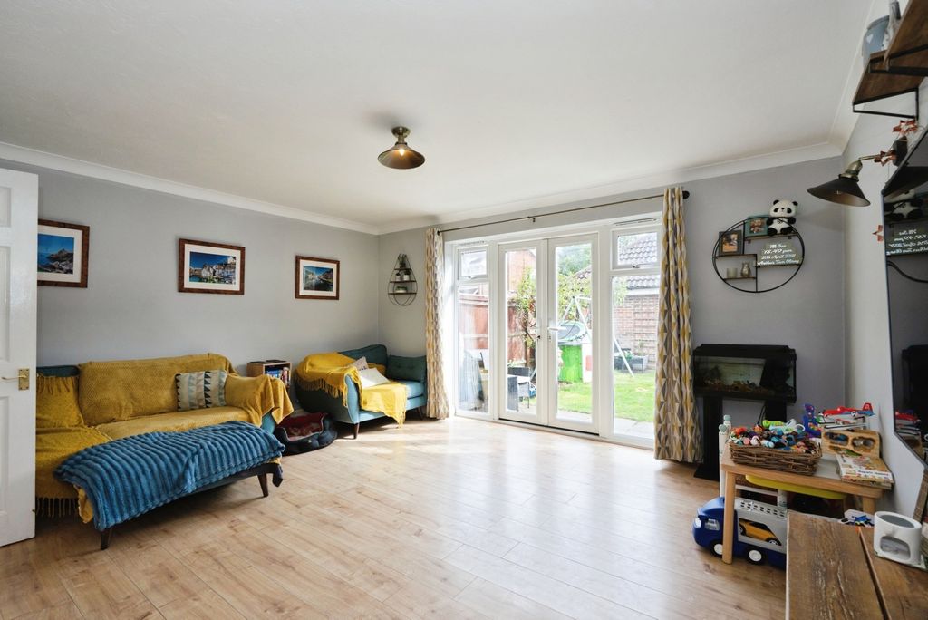 Property photo 3 of 17 Photo