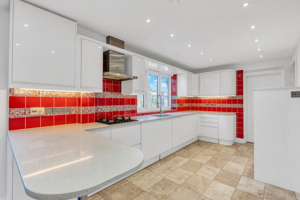 Property photo 2 of 16