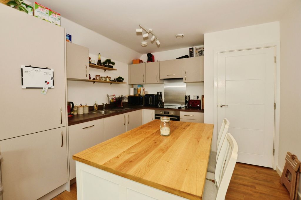 Property photo 2 of 16 Kitchen