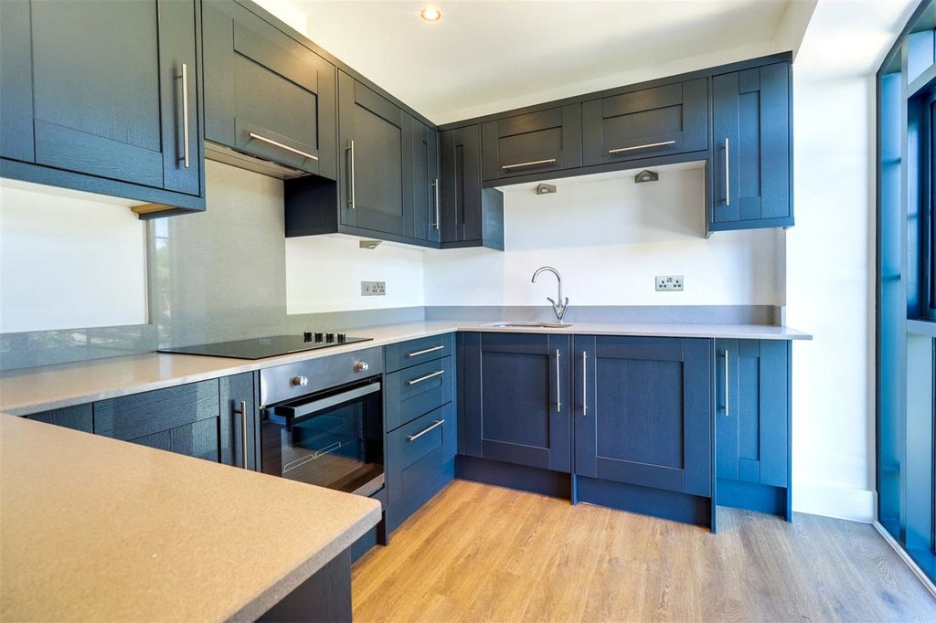 Property photo 3 of 10 Picture No. 05