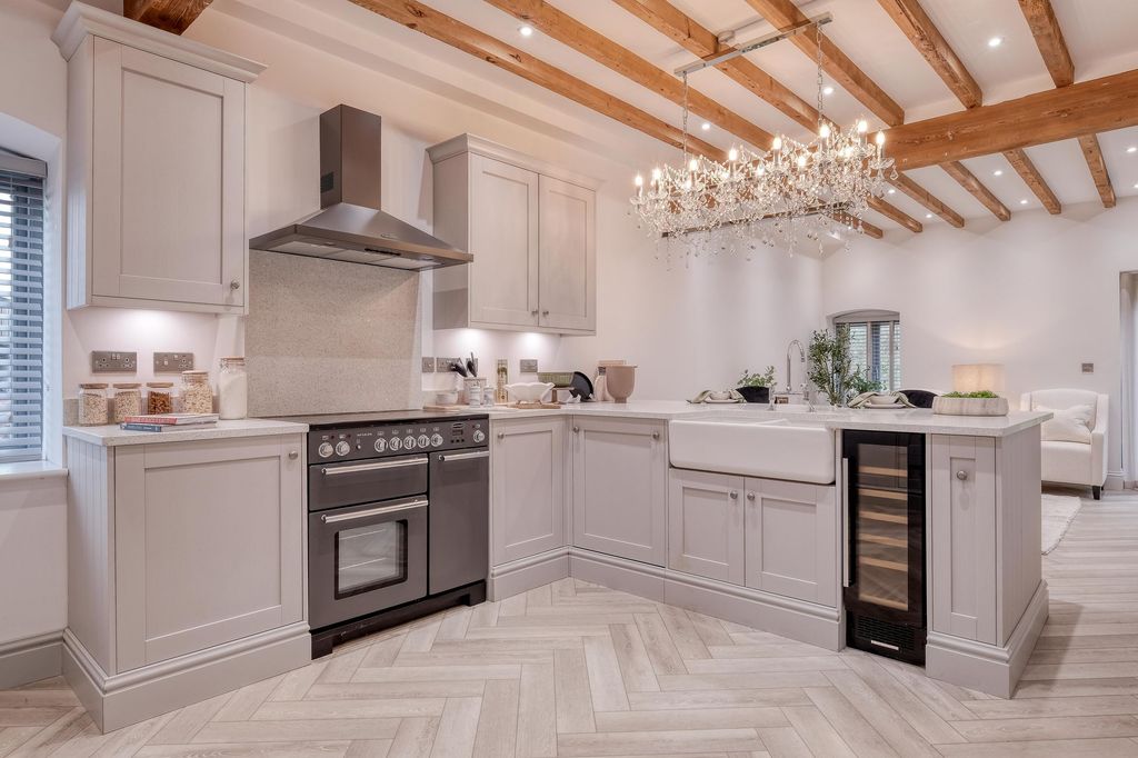 Property photo 2 of 25