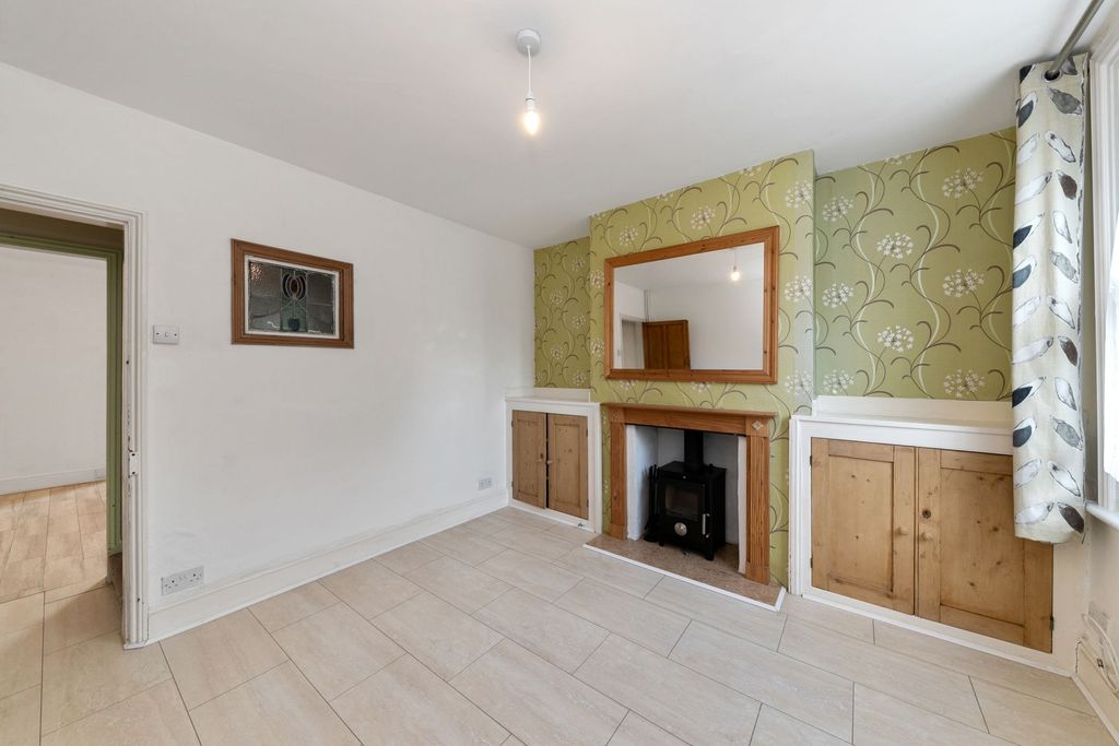 Property photo 3 of 21