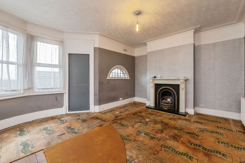Property photo 2 of 12 Pbox-Img.Jpg