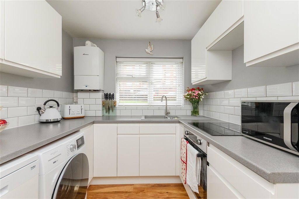 Property photo 1 of 8 Kitchen