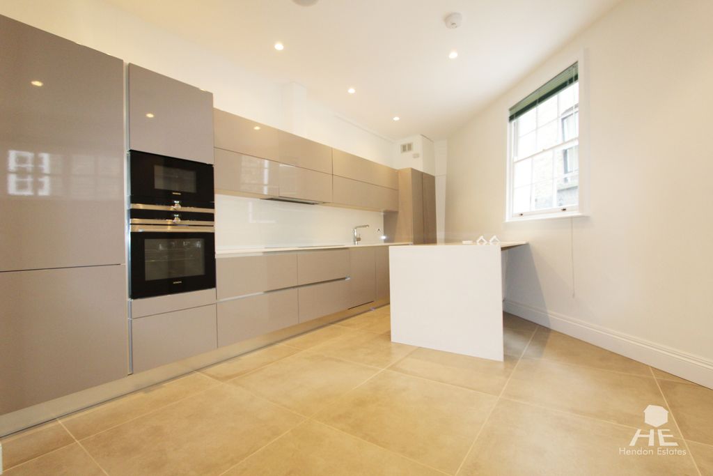 Property photo 2 of 24