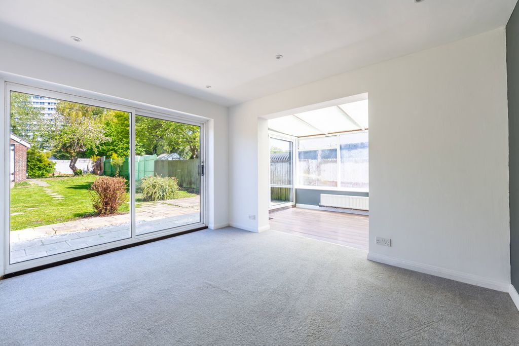 Property photo 2 of 21