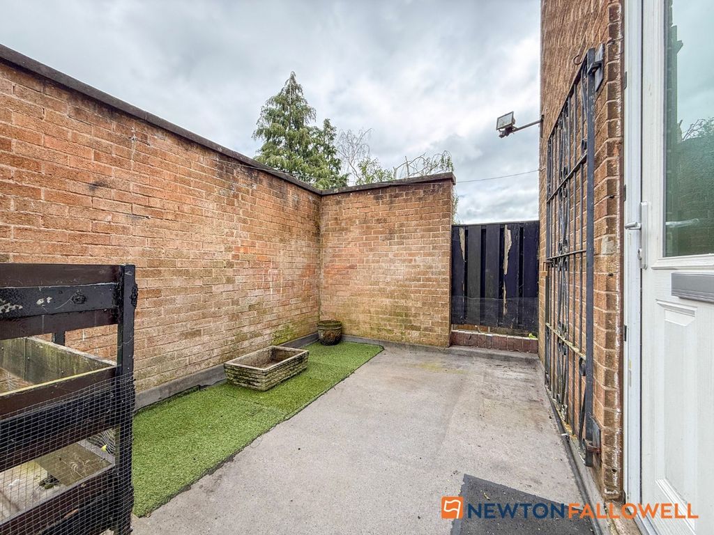 Property photo 3 of 15 Low Maintenance Garden Area