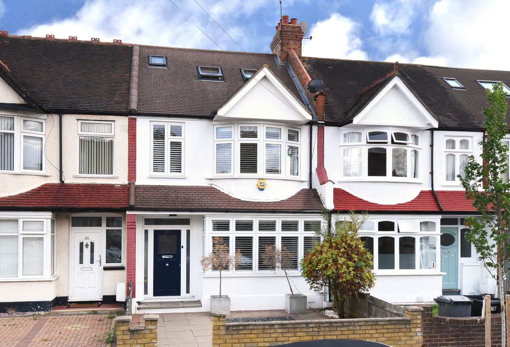 Property photo 1 of 17