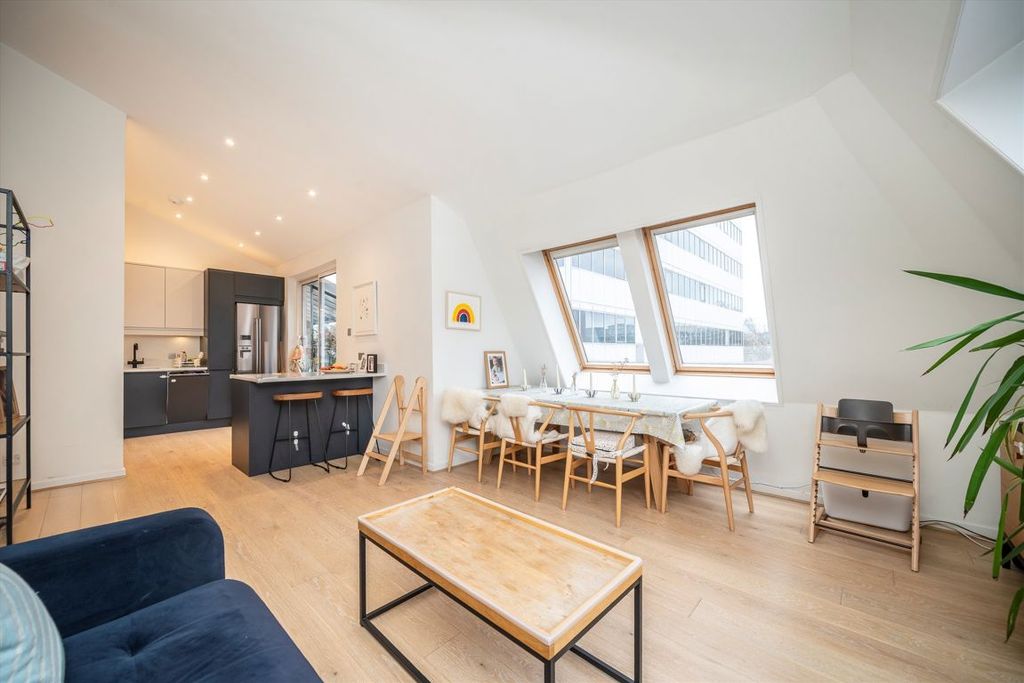 Property photo 2 of 8