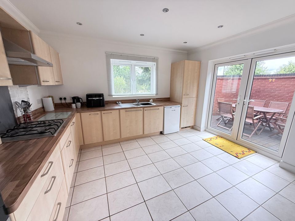 Property photo 3 of 14 Img2035