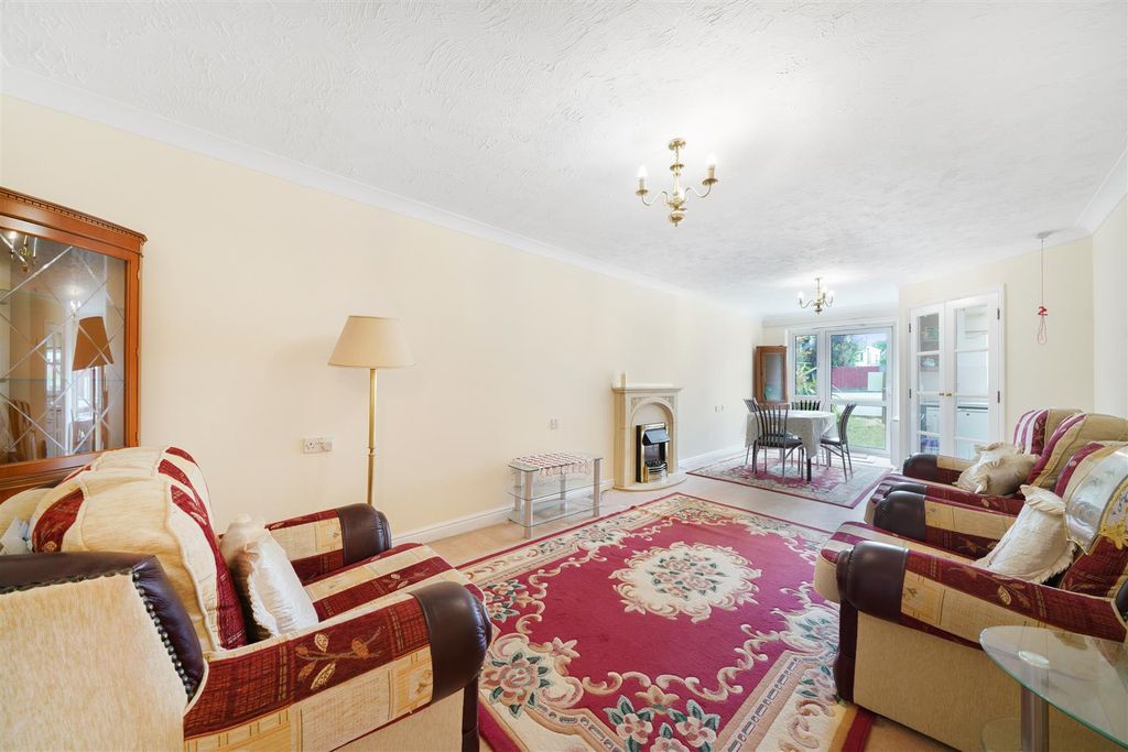 Property photo 2 of 8 Flat 3, Bishops Court - Rh63Fboamvca6Htcfuj0.Jpg