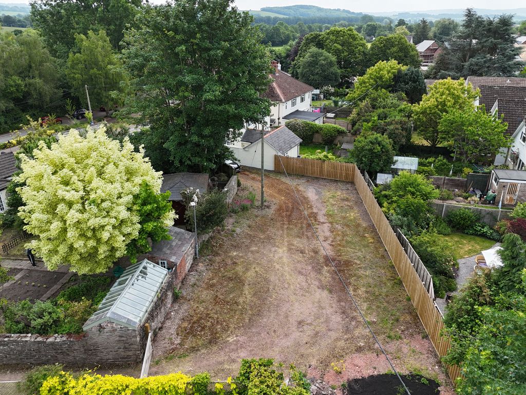 Property photo 2 of 32